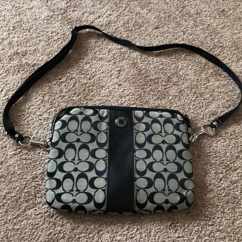 🌻Coach iPad or tablet Bag